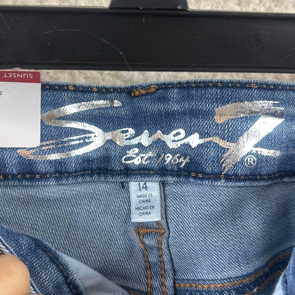 NWT Seven7 Womens Blue Denim Fray Hem Sunset Bermuda Shorts Size 14 - Picture 2 of 13